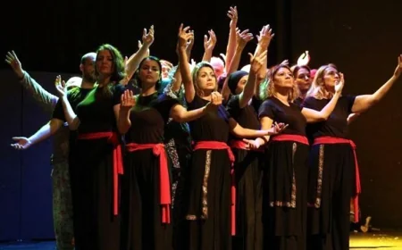 MABET, 'Böyledir Bizim Sevdamız' oyununu sahneledi