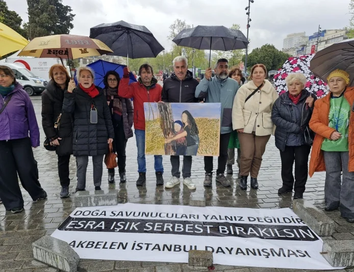 İstanbul'da Esra'ya özgürlük desteği