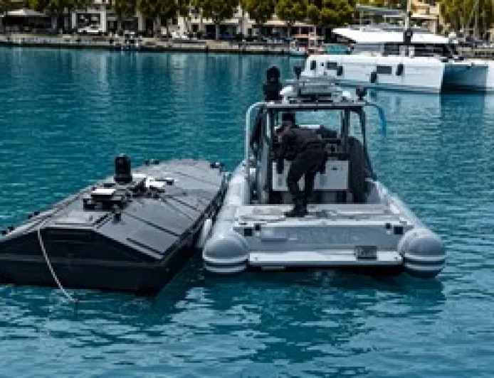 Turistik Lefkada adası etrafında patlayıcı yüklü insansız deniz aracı bulundu   