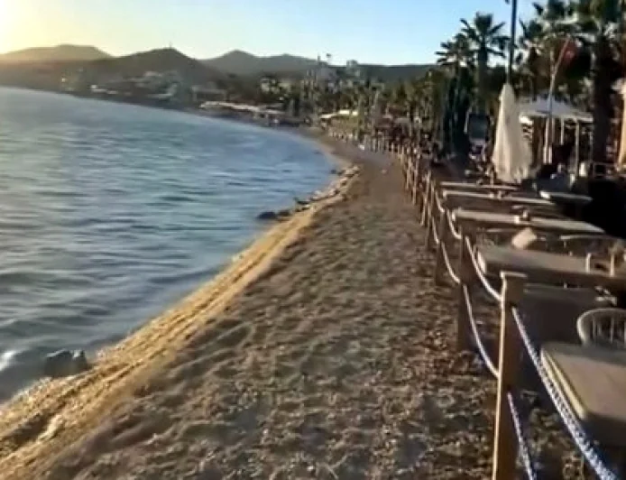 Bodrum’da halk plajı içkili restoranlarla doldu kavga çıktı, HALK PLAJINDA halka 3 te 1 lik yer ayrıldı... HELAL OLSUN...