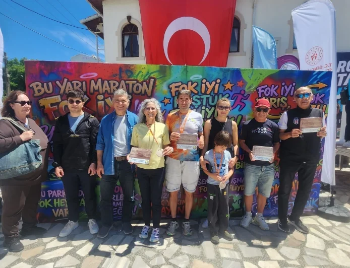 Bodrumlu atletlerden  Phokia Yarı Maratonu’nda ödül yağmuru