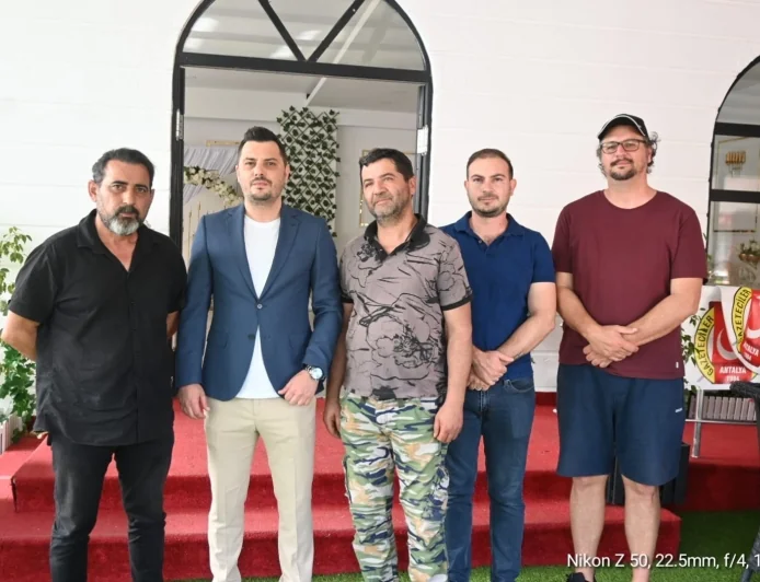    Antalya Balıkçı Barınağı’nda kayyım kaosu, balıkçıları isyan ettirdi .... Balıkçılar davayı kazandı, kayyum göreve devam etti