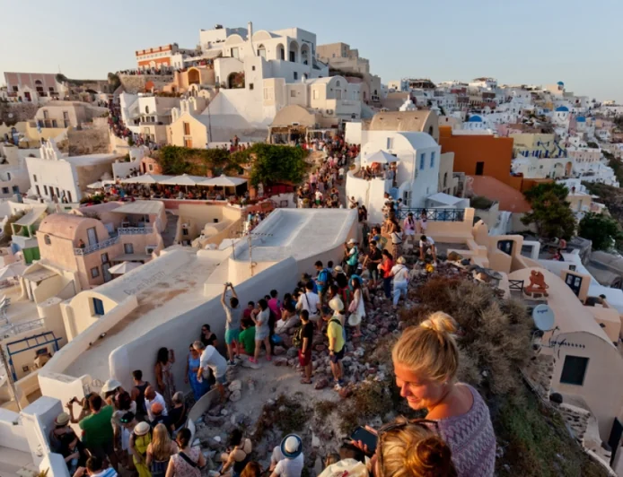 Ege adaları turistten boğuldu, Yunanlı turizmci bunaldı, adalar için alarm zillerinin çaldığı açıklandı