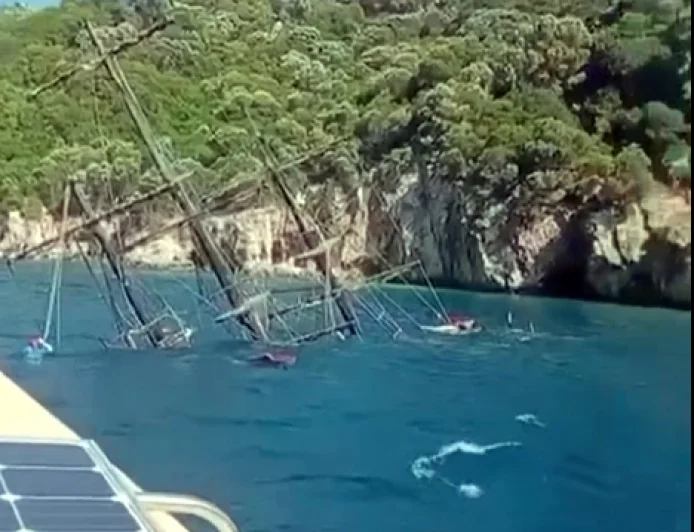 Marmaris’te tur teknesi battı 110 yolcu kurtarıldı
