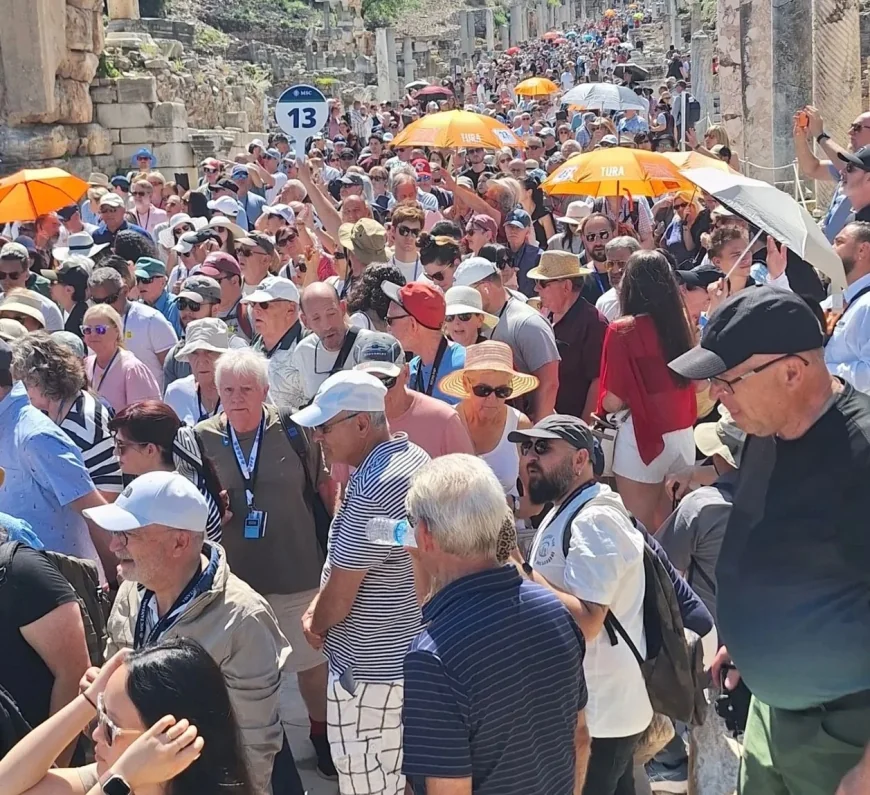 SEZON BAŞLADI BİNLERCE TURİST GELDİ REHBERLER İSYAN ETTİ, KAOS YAŞANDI