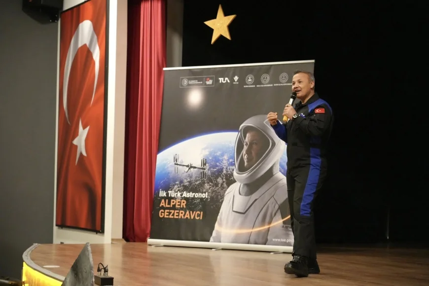 Türkiye’nin İlk Astronotu Alper Gezeravcı Muğla’da öğrencilerle buluştu