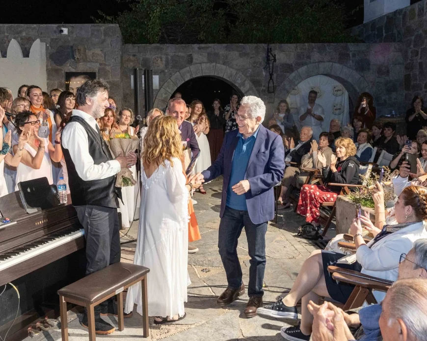 Bodrum geceleri  Zülfü Livaneli şarkıları ile renklendi