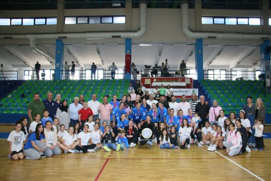 Yalıkavakspor hentbol ligini ikinci sırada tamamladı
