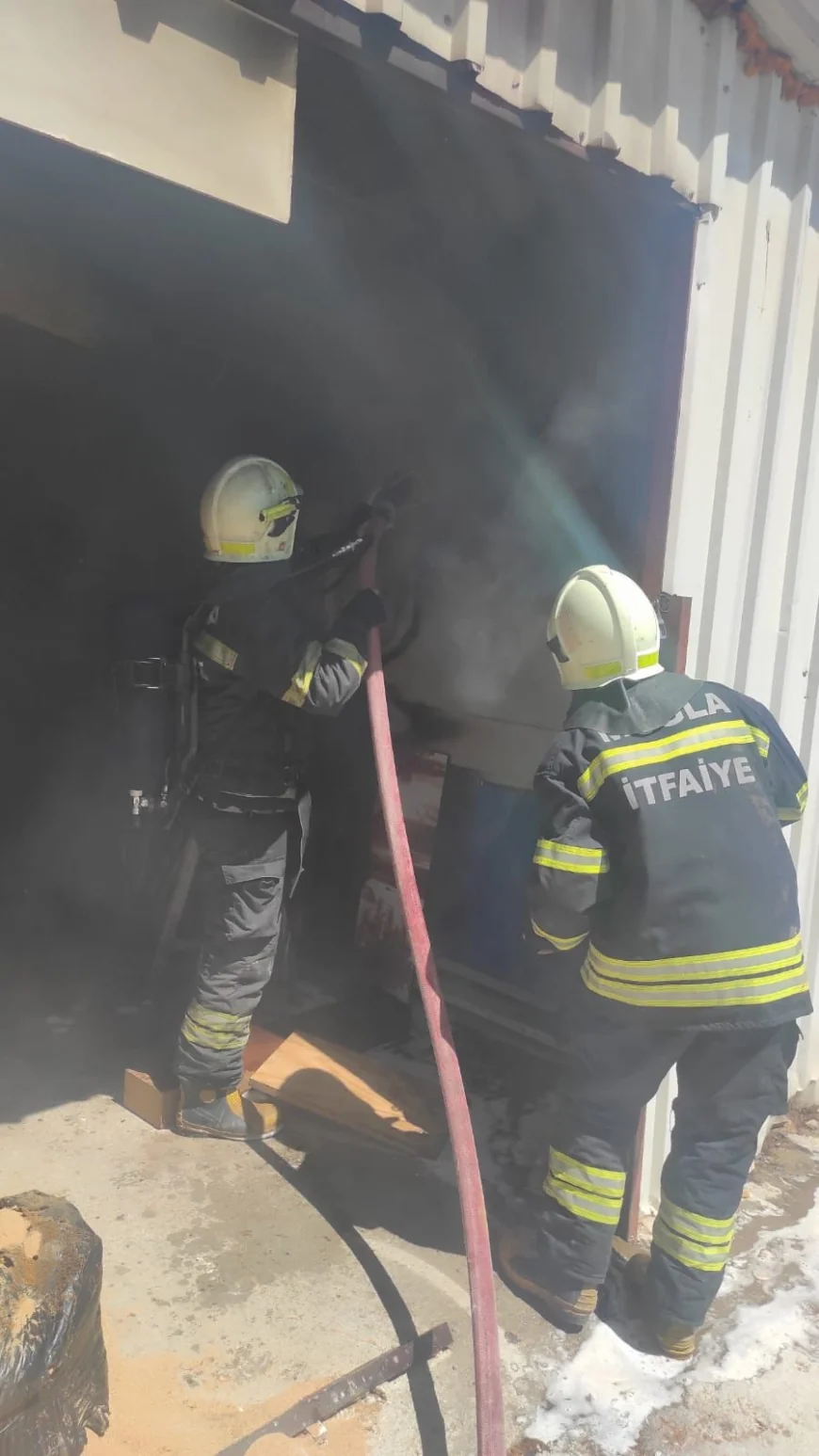 Bodrum’da Mobilya Atölyesinde Yangın Paniği