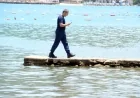 Bodrum'da Mavi bayraklı koyda tatilcilere sintine şoku, denizi aniden boşalttılar