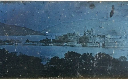 BODRUM'UN İLK VE EN ESKİ FOTOĞRAFI FRANSIZ ARŞİVLERİNDEN ÇIKTI