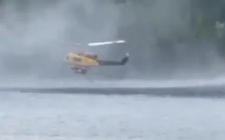 YANGIN SÖNDÜRME HELİKOPTERİ GÖLE DÜŞTÜ 2 PERSONEL SON ANDA KURTARILDI