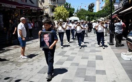 EFSANE  BELEDİYE BAŞKANI ENGİN BERBEROĞLU SON YOLCULUĞUNA UĞURLANDI