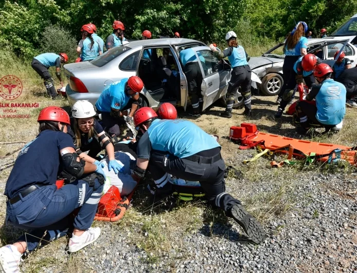 Görenler kaza var sandı yardıma koştu, tatbikat olduğu ortaya çıktı