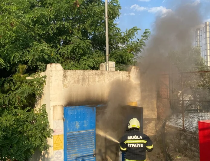 AYDEM'İN TRAFOLARINDA YANGIN SEZONU BAŞLADI. ÇOCUK PARKLARINDAKİ TRAFOLAR TEHLİKE YUVASI