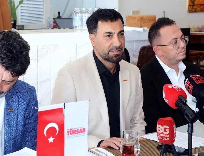 TÜRSAB BAŞKANI ENVER KANTARMIŞ ..MİLAS-BODRUM HAVALİMANI’NDA TÜRSAB DESKİ HİZMETE SUNULDU