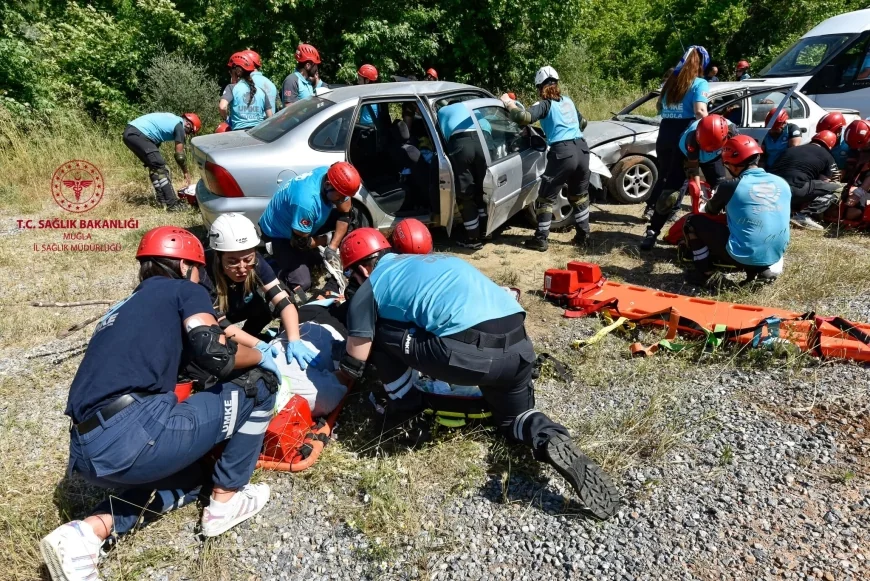 Görenler kaza var sandı yardıma koştu, tatbikat olduğu ortaya çıktı