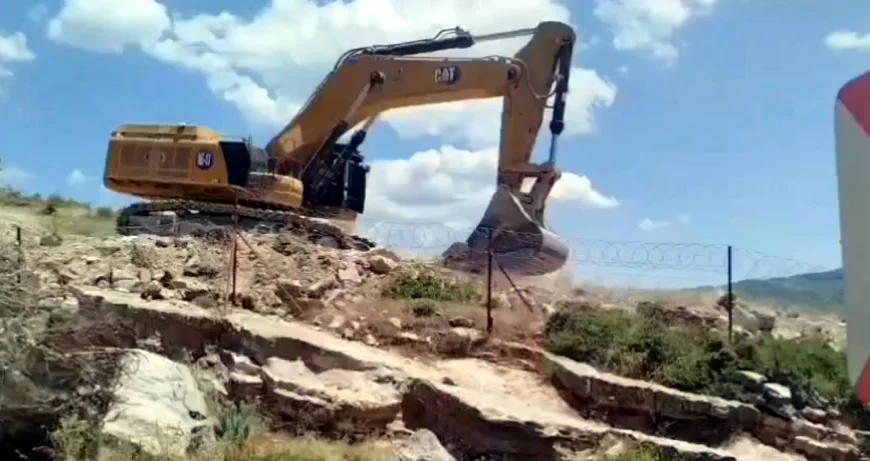 Akbelen’de iş makineleri kabusu evlere 10 metre kadar yaklaştı köylü sokağa fırladı