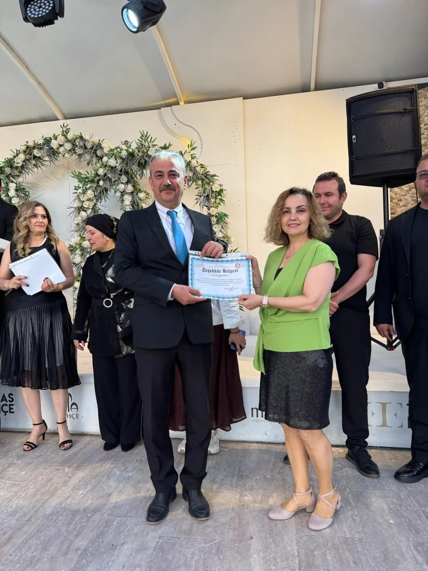 Muğla’da 30. yılını dolduran sağlık personeline plaket verildi