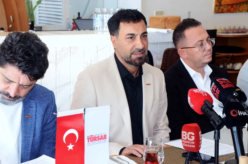 TÜRSAB BAŞKANI ENVER KANTARMIŞ ..MİLAS-BODRUM HAVALİMANI’NDA TÜRSAB DESKİ HİZMETE SUNULDU