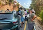 4 aracın karıştığı kazada; otomobilden yola fırlayan Emircan öldü