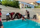 HAVUZDAKİ ÇOCUKLARA DİKKAT...Havuzda eli emiş borusuna sıkışan çocuk kurtarıldı
