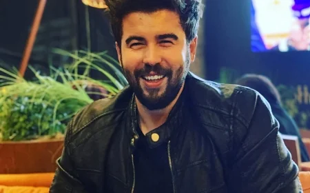 Yardım etmek için arabasından inen gence araba çarptı , yaşamını yitirdi