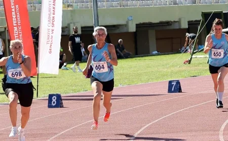 Bodrumlu Fatma Anter Balkanlarda 21 yıldır kırılamayan 200 metre rekorunu tarihe gömdü