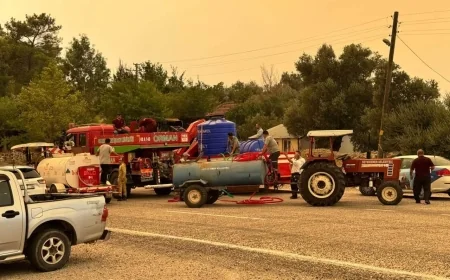 MUĞLA’DA  ELİ KAZMA KÜREK TUTAN HERKES YANGINA ÇAĞRILDI, ACİL ÇAĞRI YAPILDI