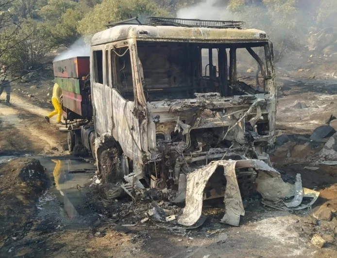 Aydın'daki Orman Yangınında Muğla Orman Bölge Müdürlüğü'ne Ait Arazöz Yandı