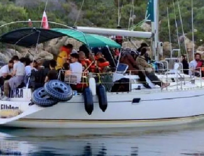 Yelkenli tekne ile İtalya'ya umut yolculuğu Bodrum açıklarında sona erdi