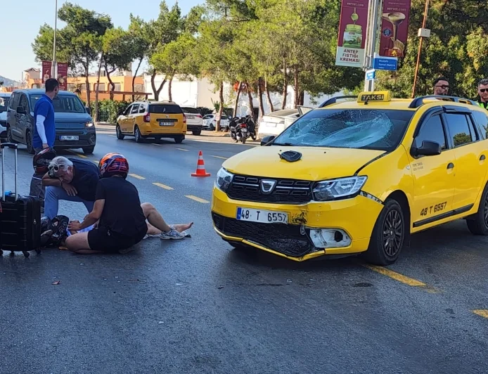 Torba’da Taksi ile Motosiklet Çarpıştı: İki Kişi Yaralandı