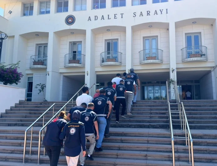 Bodrum'da Göçmen Kaçakçılığı Operasyonu: 7 Şüpheli Tutuklandı