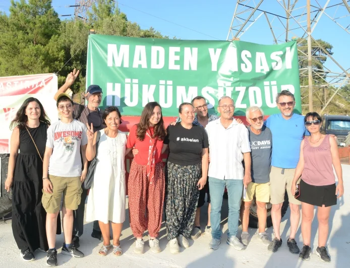 AKBELEN AVUKATLARINDAN AÇIKLAMA İKİZKÖY AKBELENLİLERİ SEVENDİREN MAHKEME KARARI TÜRKİYE’DE ACELE KAMULAŞTIRMA HUKUKUNDA TARİHİ GELİŞME: MİLAS 2. ASLİYE HUKUK MAHKEMESİ TÜM DOSYALARDA YARGILAMAYI DURDURDU