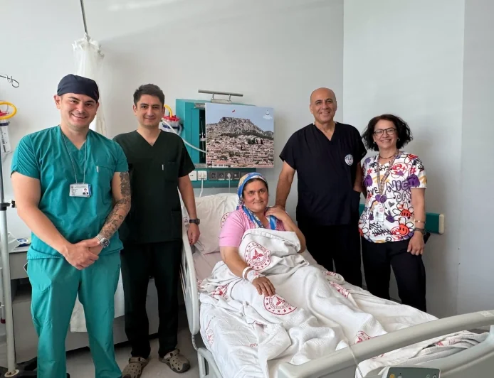 Muğla'da Bir İlk: 4 Santimetrelik Böbrek Taşı ECIRS Yöntemiyle Tek Seansta Temizlendi