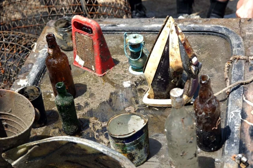 Bodrum’un dünyaca ünlü plajında deniz dibi süpermarket gibi
