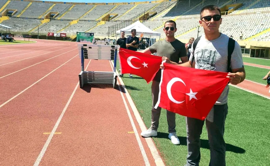 Kıbrıs Gazisi Rekortmen Atlete Astsubay Adaylarından Türk Bayraklı Destek
