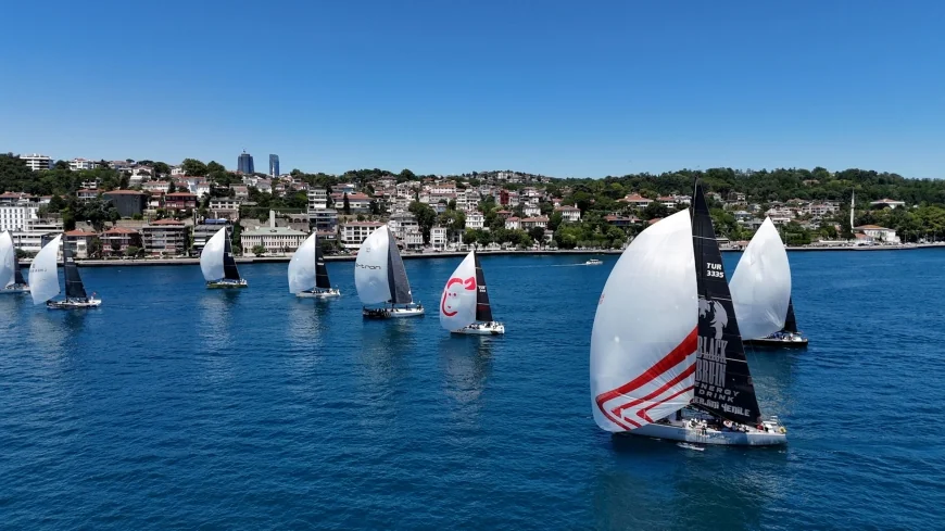 55. Deniz Kuvvetleri Kupası'nda İstanbul'dan Çeşme'ye Zorlu Yelken Yarışı Başladı
