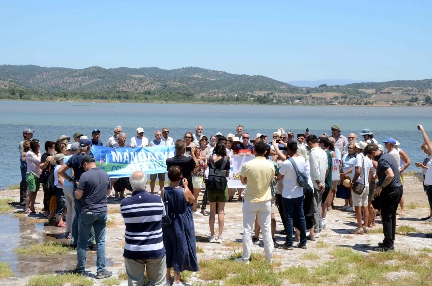 FLAMİNGO CENNETİNDE BÜYÜK EYLEM TFF Başkanı Hacıosmanoğlu’nun 4 bin villa projesine sert tepki: "Bargilya Antik Kenti rant alanı değildir"