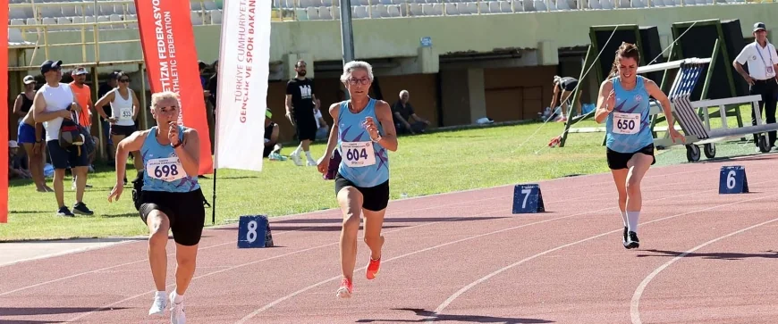 Bodrumlu Fatma Anter Balkanlarda 21 yıldır kırılamayan 200 metre rekorunu tarihe gömdü