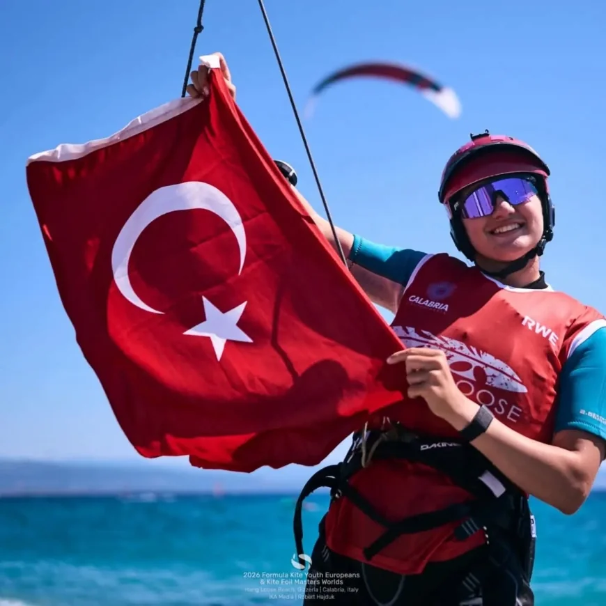 Formula Kite Gençler Avrupa Şampiyonası'nda Akut sporcusu Sorguç gümüş madalya kazandı