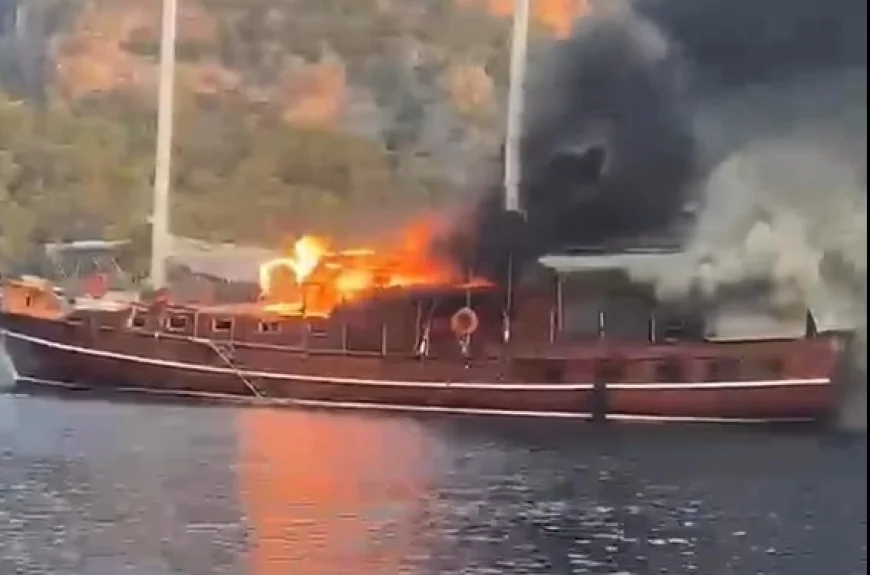 Mavi yolculuk tur teknesi yandı, yolcular ve personel son anda kurtarıldı. Yat battı