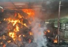AHIR YANDI 4 BÜYÜKBAŞ HAYVAN TELEF OLDU, 1500 SAMAN BALYASI KÜL OLDU