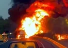  YAKIT YÜKLÜ TANKER ALEV ALEV YANDI