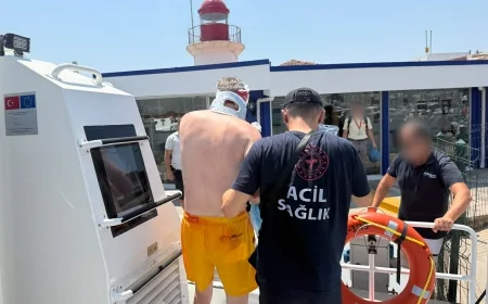 BODRUM AÇIKLARINDA GEZİ TEKNESİNDE YARALANDI! SAHİL GÜVENLİK HASTANEYE YETİŞTİRDİ