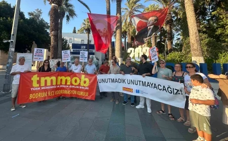 BODRUM’DA 17 AĞUSTOS DEPREMİ ANILDI: “DEPREM DEĞİL, CAN KAYIPLARI ÖNLENEBİLİR”