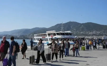 Türk turistler Ege’deki Yunan adalarını ihya etti