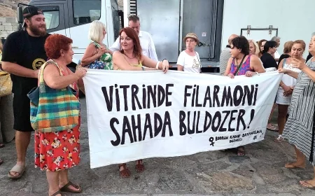 BODRUMLU KADINLARDAN LİMAK’IN 50.YIL KONSERİNE PROTESTO,, “Vitrinde filarmoni, sahada buldozer: Kurumsal ikiyüzlülüğün Akbelen resmi.”