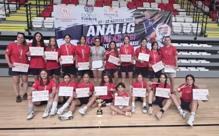 YALIKAVAKSPORLU GENÇ HENTBOLCULAR  MUĞLA’YI TÜRKİYE ÜÇÜNCÜLÜĞÜNE  TAŞIDI