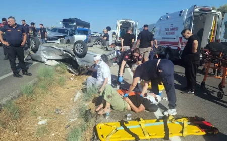 BODRUM İZMİR YOLUNDA FECİ KAZA TATİL  DÖNÜŞÜ ORTALIK SAVAŞ ALANINA DÖNDÜ